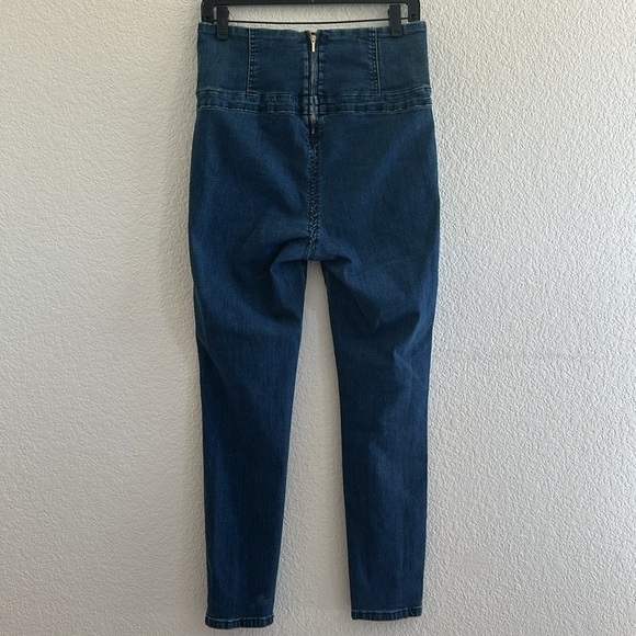 Bebe HIGH WAIST STRAIGHT LEG JEANS - Picture 10 of 11